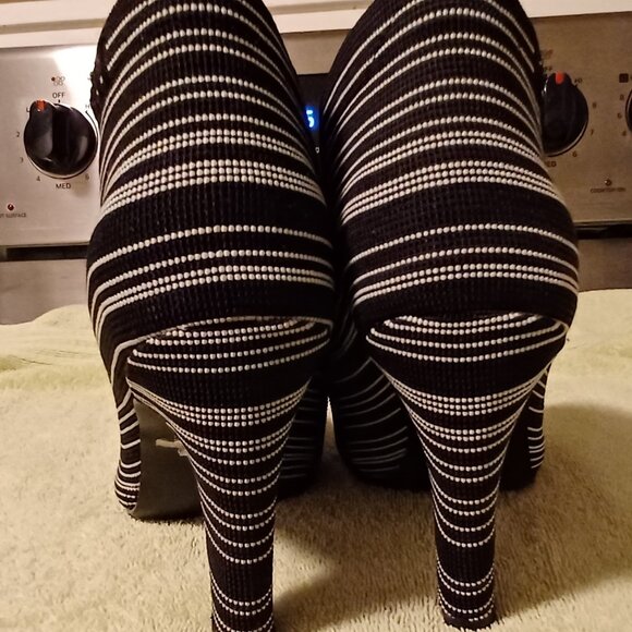 United Nude, Fold, Pale Mint Green/Black Striped, Ankle Boots, Size 6, - Picture 5 of 5